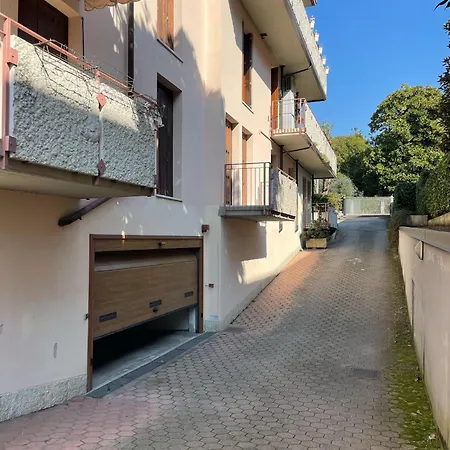 3v Ugo Whit Pool Apartman Bardolino