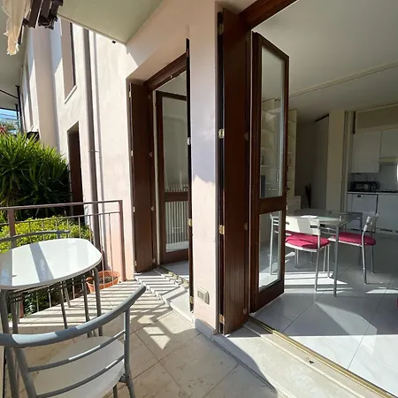 3v Ugo Whit Pool Apartman Bardolino