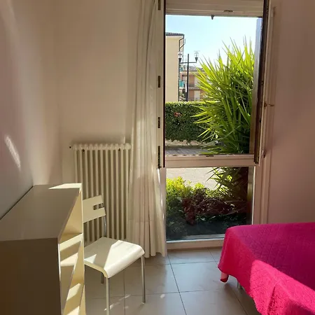 3v Ugo Whit Pool Apartman Bardolino