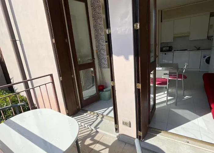 3v Ugo Whit Pool Daire