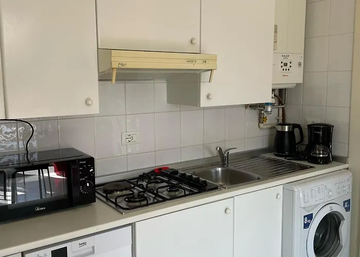 3v Ugo Whit Pool Daire *